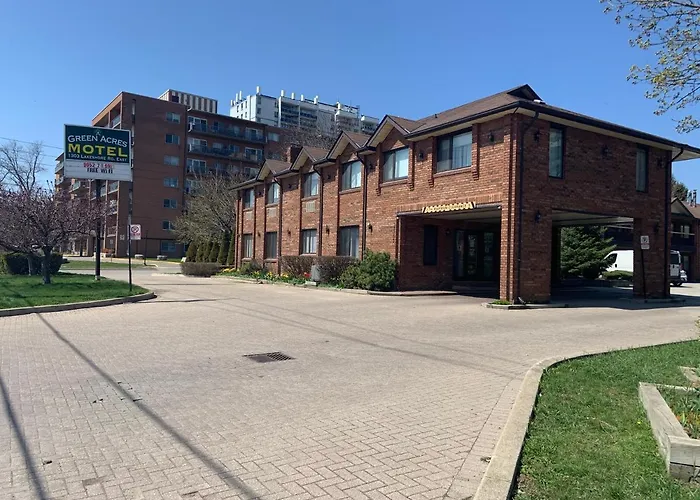 Motel: Green Acres Motel