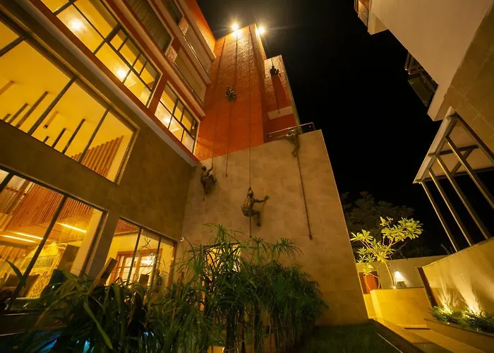 4 star hotel: Abhyagama Hotel