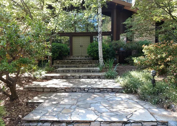 Ponderosa Ridge A B & B