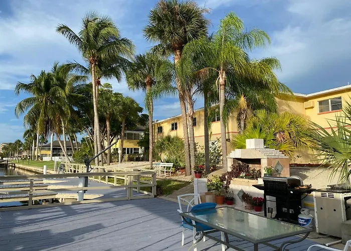 Hideaway Waterfront
