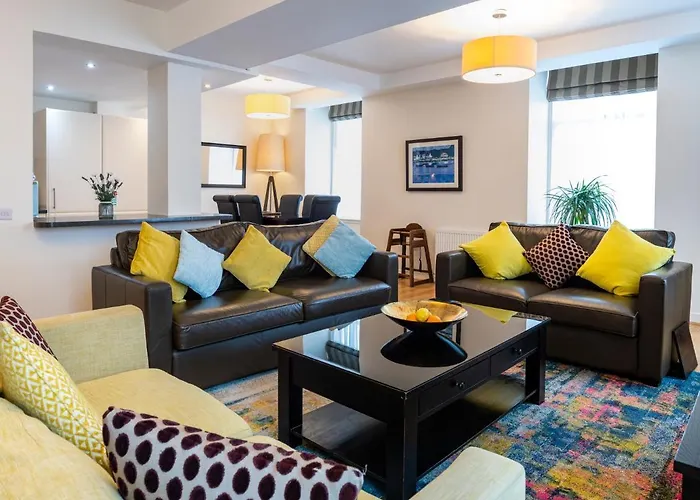 Apartments Inverness City Suites