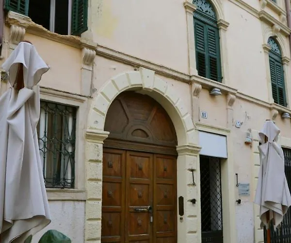 Albergo economico: Gabrielli Rooms et Apartments Sant Antonio alloggio 4 M0230914084