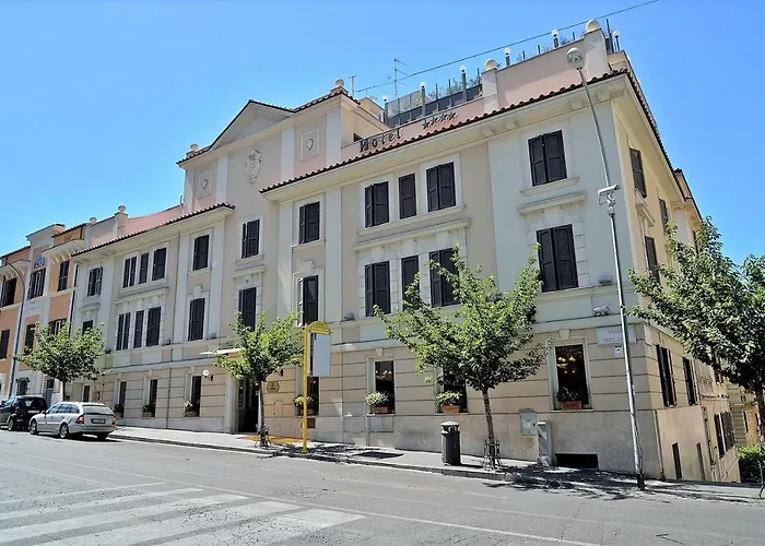 Hotel with Tennis: Tmark Hotel Vaticano