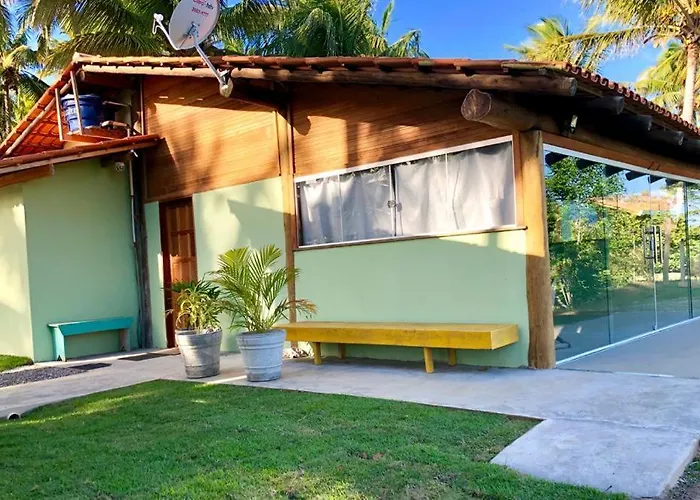 Vila: Casa Verde, beira da água com 2 suítes - Mar Doce!