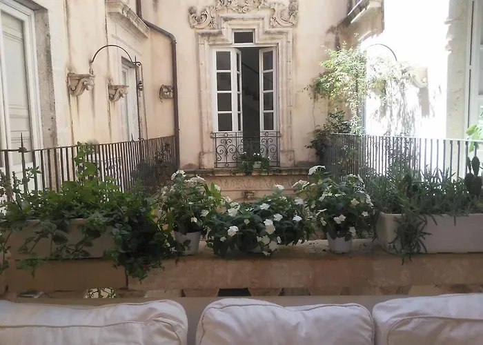 Ortigia Family House