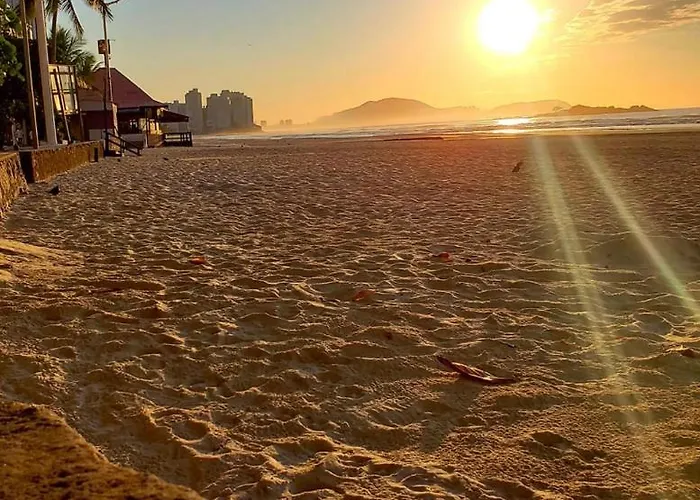 Aluguéis de temporada: Apartamentos no Guarujá - Pitangueiras