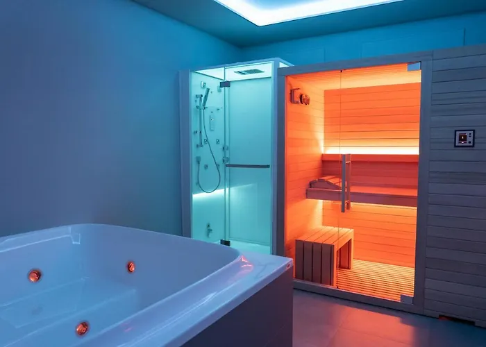  Skyline Rooms & Suites