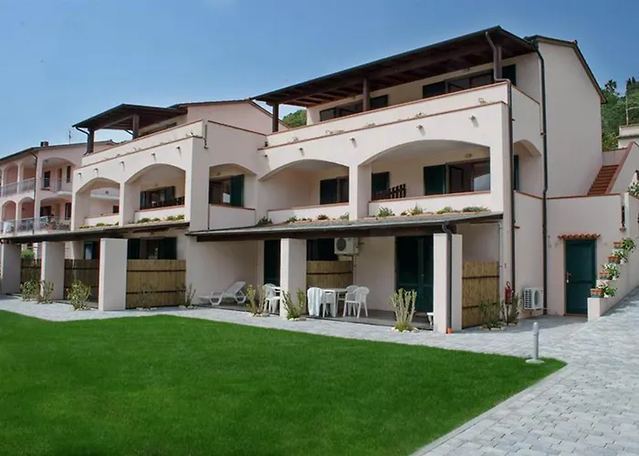 Villa con piscina: Appartamenti Le Fornaci