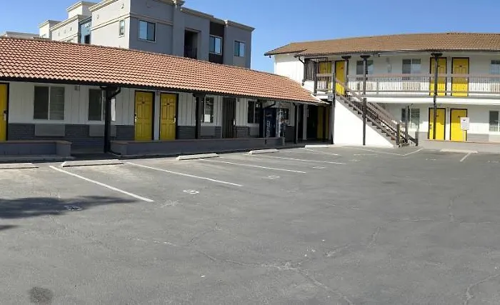 Motels Escondido Inn