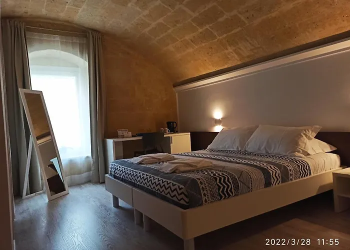 In & Out Matera