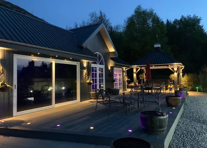 Beach Hotels Little Fox Luxury Hideaway With Hot Tub Glencoe Near Fortwilliam (Adults Only)