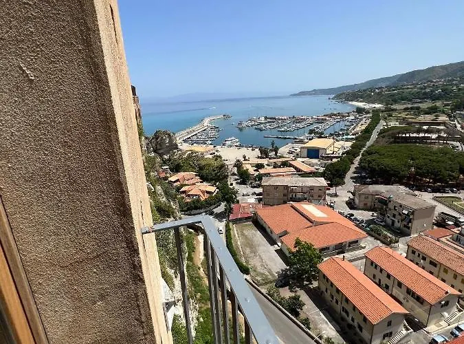 Casa vacanza: La Rupe Apartments Tropea