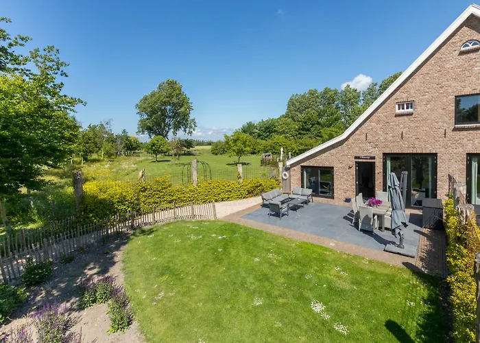 Welcome In - 't Blauwtje Met Ruime Tuin I Lepelstraat 18A