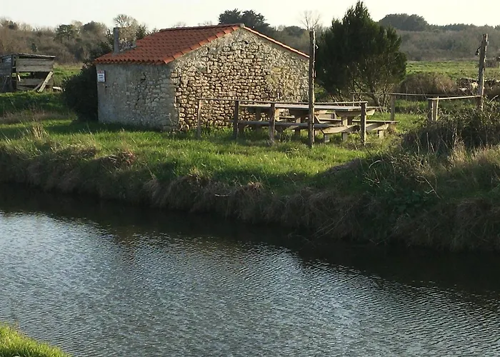  Le Clos De La Viniere