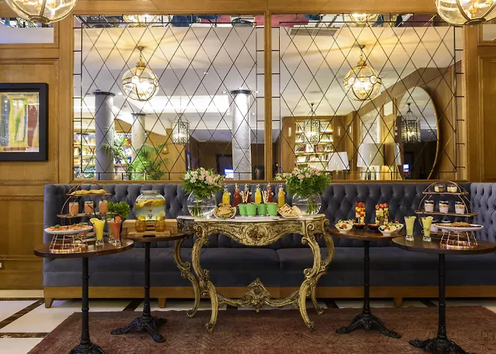 Hotel: Boutique Hotel H10 Villa De La Reina