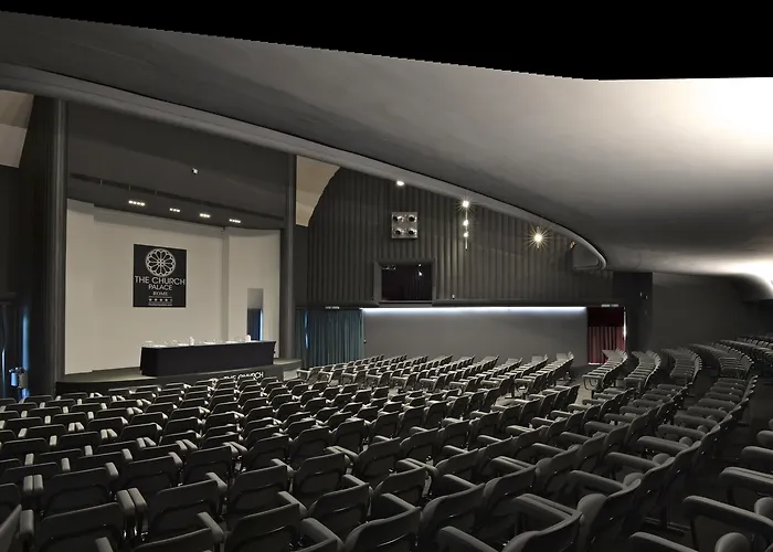 Luxury hotel only: Th Roma - Carpegna Palace