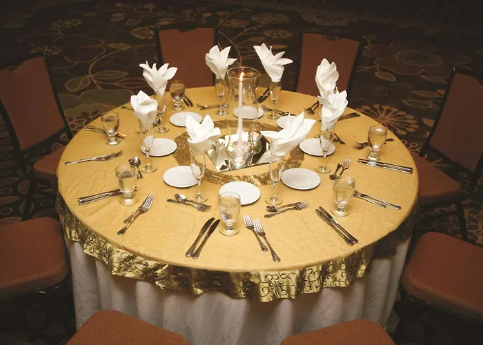 Doubletree Suites By Hilton At The Battery Atlanta