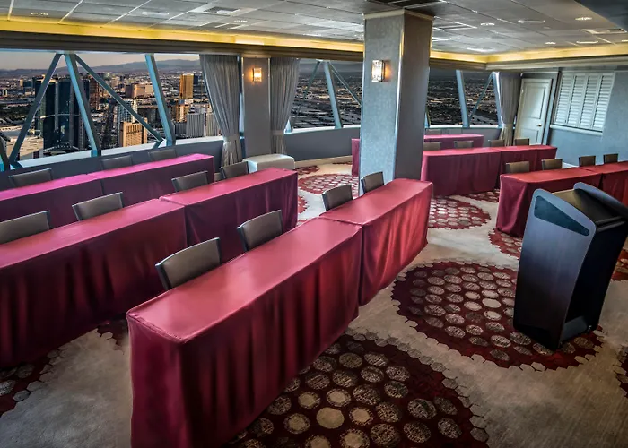Family Hotel: The Strat Hotel, Casino & Tower