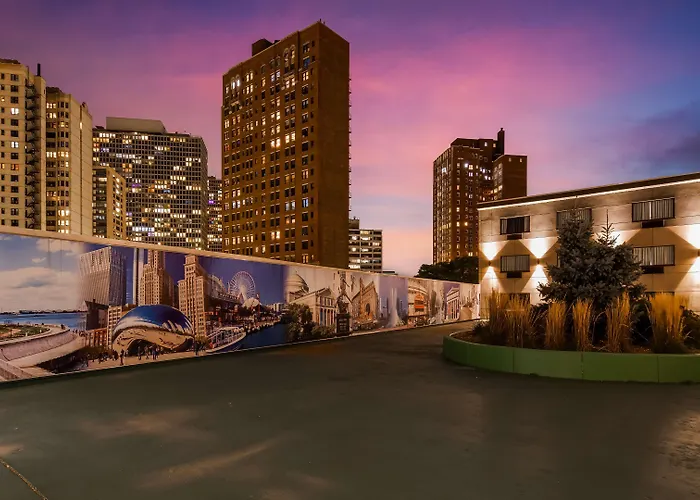 Best Western Plus Hyde Park Chicago Hotel