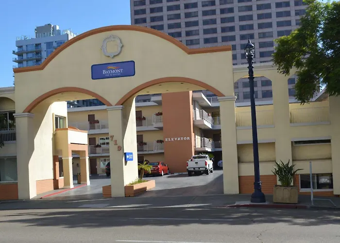 Motel: Baymont By Wyndham San Diego Downtown