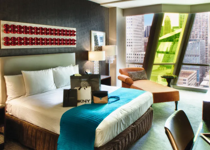 Ping Pong hotel: Thewit Chicago, A Hilton Hotel