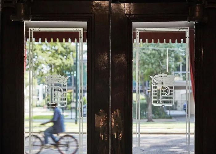 Family Hotel: The Pontchartrain Hotel