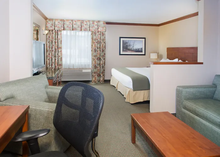 Boutique hotel only: Holiday Inn Express Hotel & Suites Portland-Northwest Downtown By Ihg
