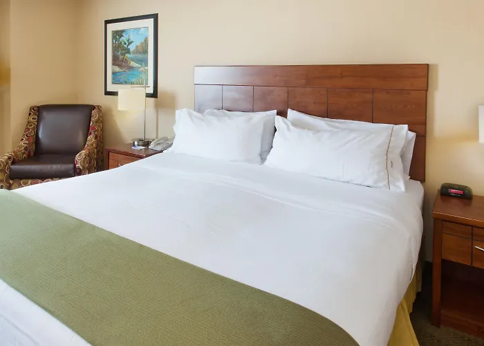 Boutique hotel only: Holiday Inn Express Hotel & Suites Portland-Northwest Downtown By Ihg