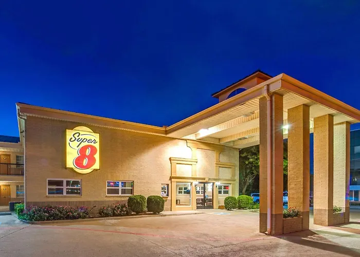 Central hotel: Super 8 By Wyndham Richardson Dallas