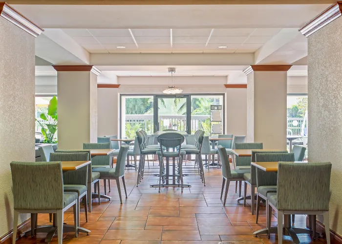Casino hotel: Holiday Inn Express & Suites Clearwater North/Dunedin