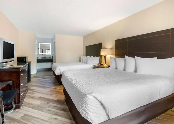 Spa Hotels Resorts Clarion Inn & Suites Kissimmee-Lake Buena Vista South