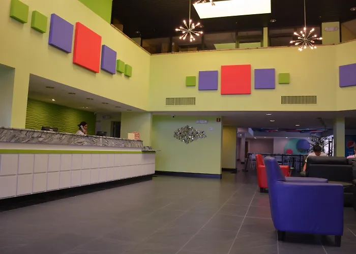 Family Hotel: Grand Hotel Orlando At Universal Blvd - Shuttle To Theme Parks