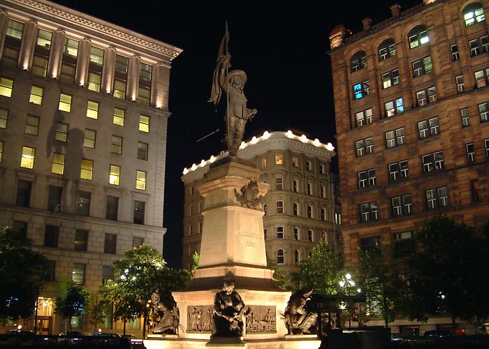 Romantic hotel: Holiday Inn Montreal Centre Ville Downtown By Ihg