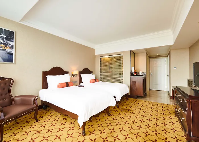 Central hotel: Eastin Grand Hotel Saigon