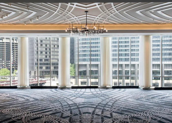 Beach hotel: Londonhouse Chicago, Curio Collection By Hilton