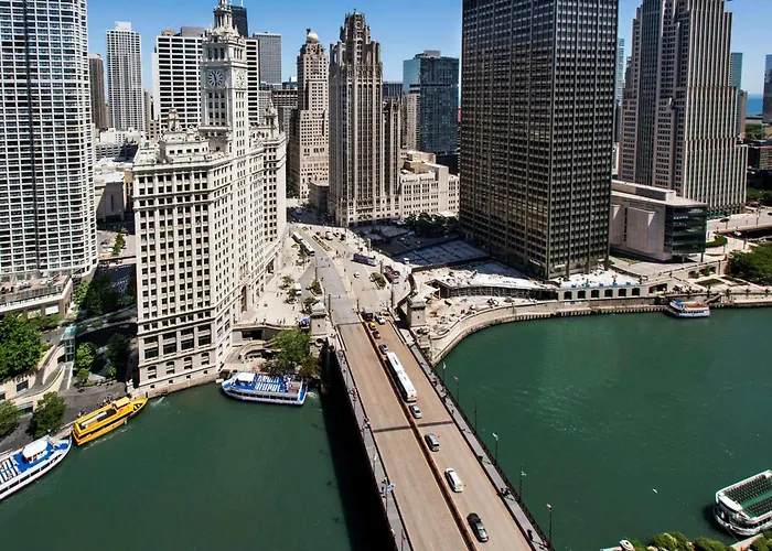 Beach hotel: Londonhouse Chicago, Curio Collection By Hilton