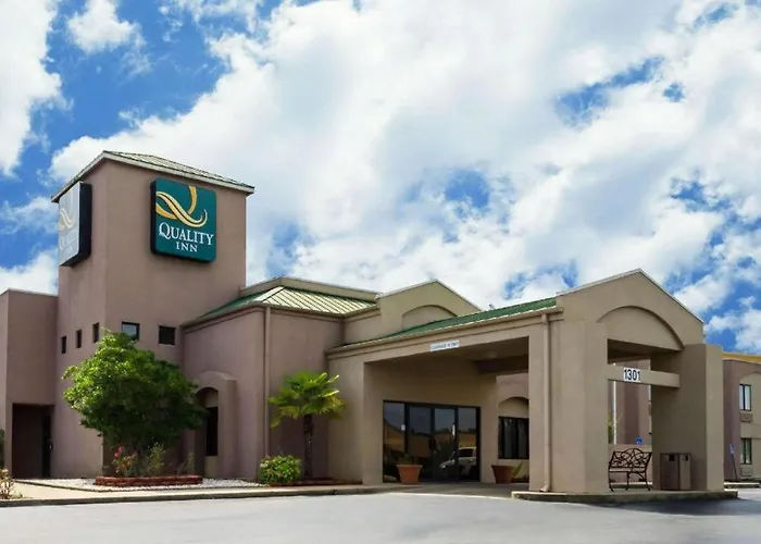 Luxury hotel only: Quality Inn Meridian