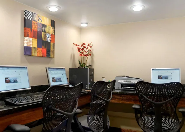 Beach hotel: Doubletree By Hilton Johnson City