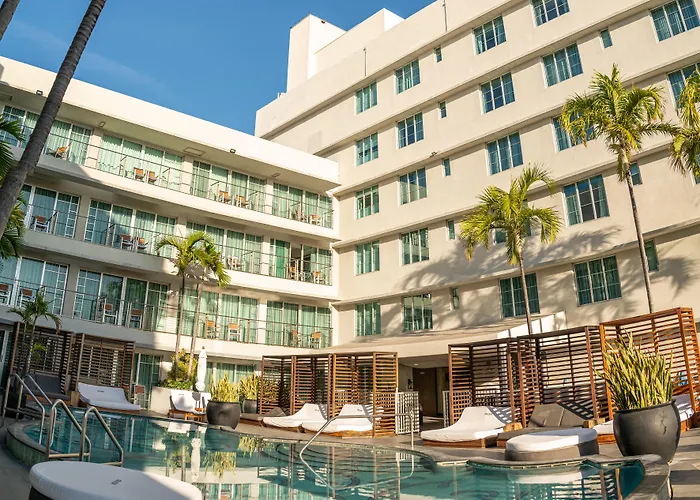 Luxury hotel only: Hotel Victor South Beach