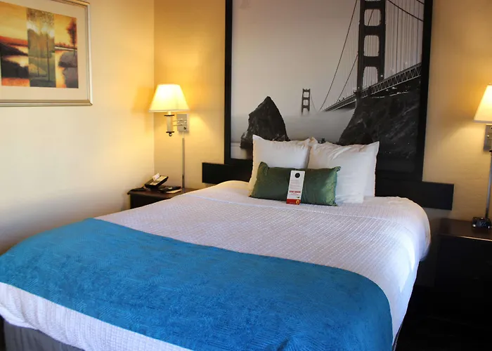 Hotel: Super 8 By Wyndham Berkeley