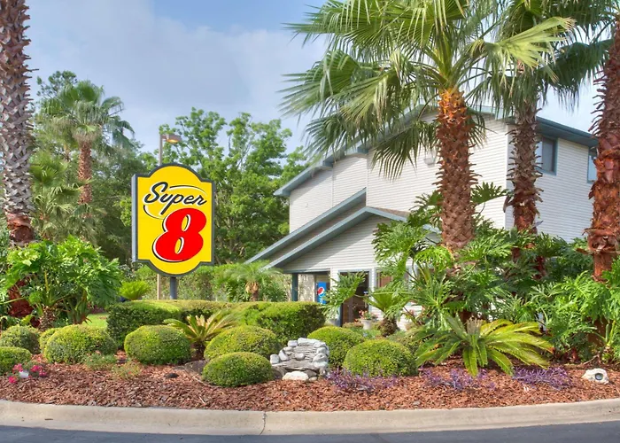 Motel: Super-8-Gainesville-I-75-Hospital-University-Area