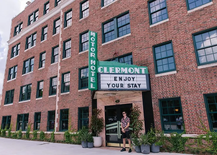 Clermont , By Oliver