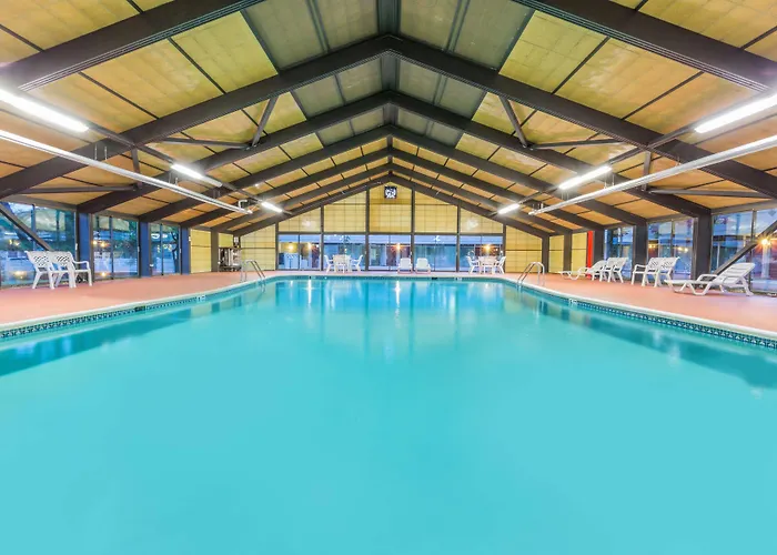 Hotel with pool: Days Inn East Stroudsburg