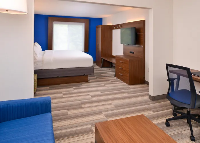 Holiday Inn Express & Suites Urbana--U Of I Area By Ihg