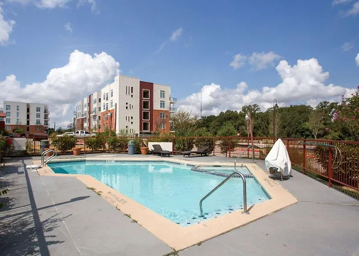 Cheap hotel: Knights Inn College Station
