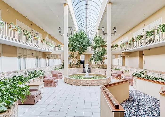 Luxury hotel only: Oyo Hotel Monroe La I-20