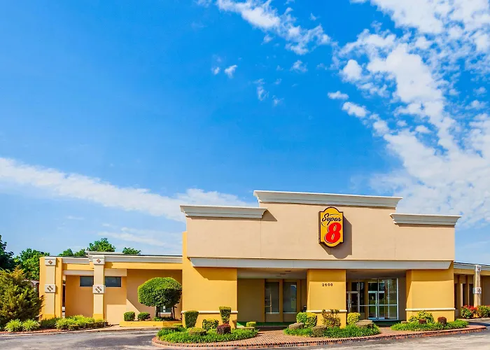 Resort: Super 8 By Wyndham Norman