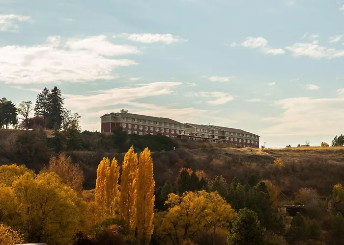 Motel: Coast Hilltop Inn