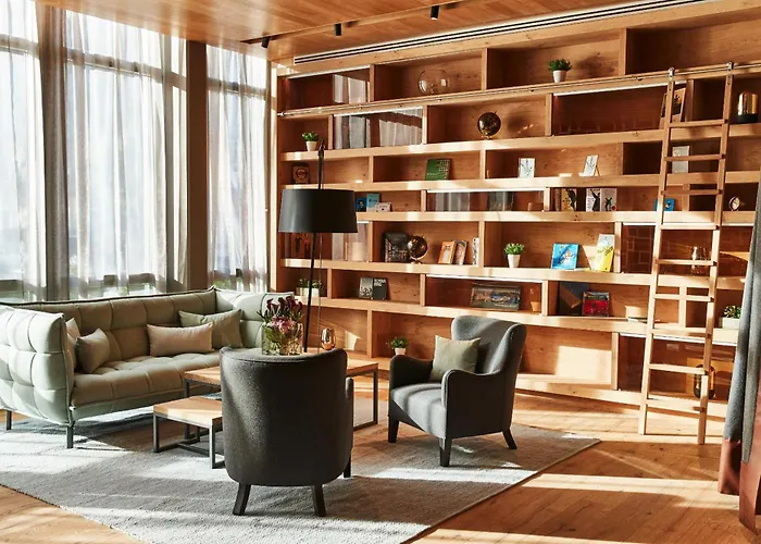 Luxury hotel only: Steigenberger Hotel Muenchen