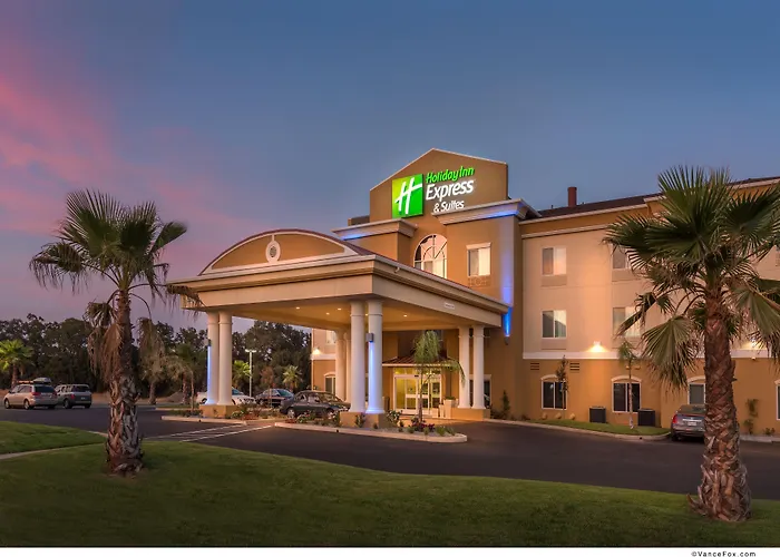 Hotel with Tennis: Hampton Inn & Suites Red Bluff